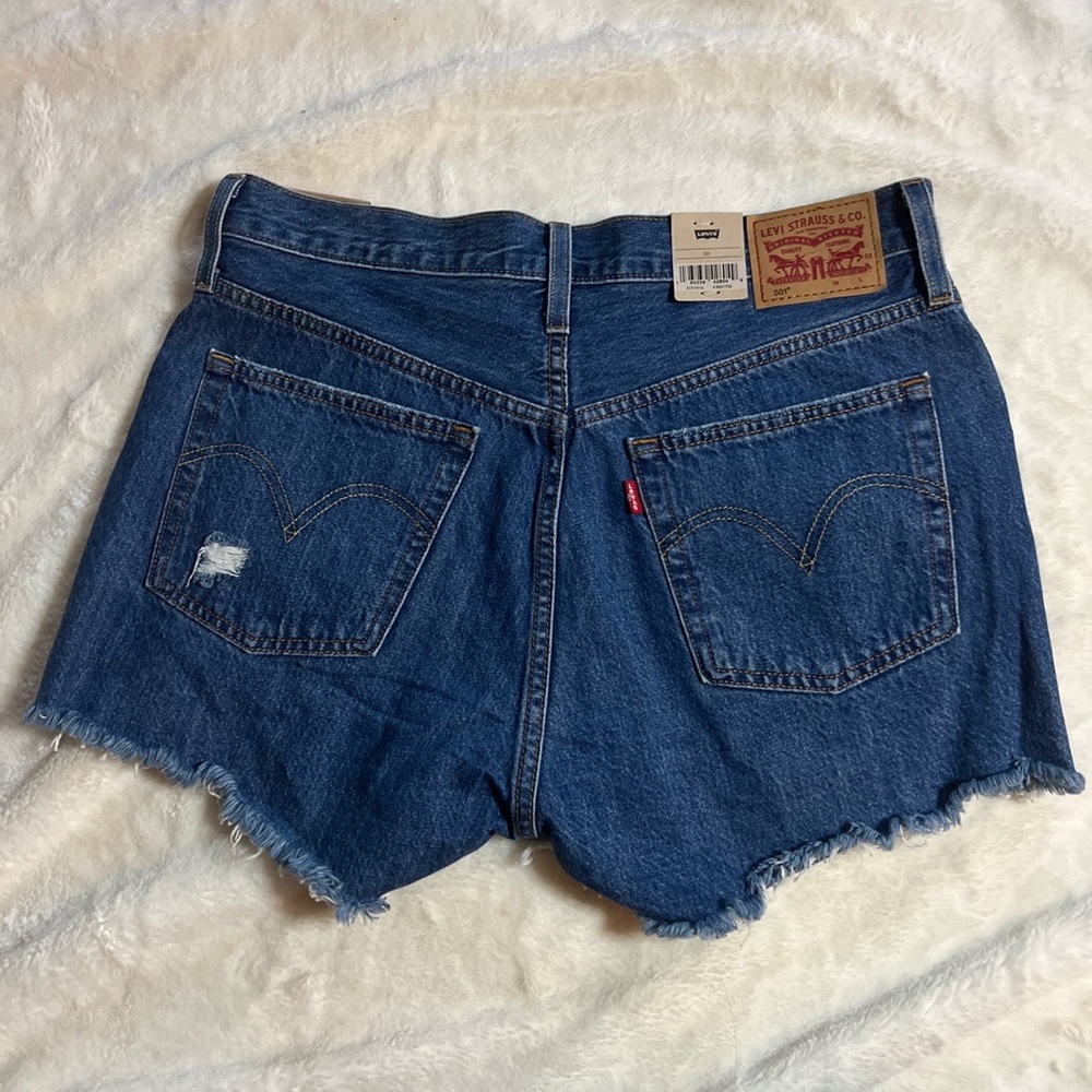 Levi’s 501 High Rise Ripped Shorts - NWT - Picture 3 of 4